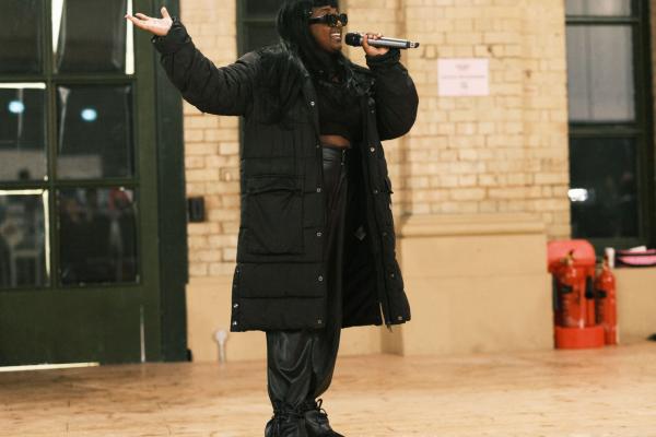 jasmine kahlia performing